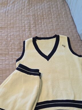 Cream V-Neck Knit Sweater Vest And Shorts Set with Navy Trim